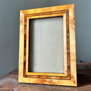 Vintage Wooden Inlay 4 by 6 Inch Picture Frame