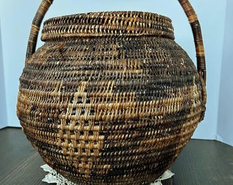 Vintage Handwoven Multi Tone Round 16” Basket With Lid & Handle | Large Storage Basket with Lid