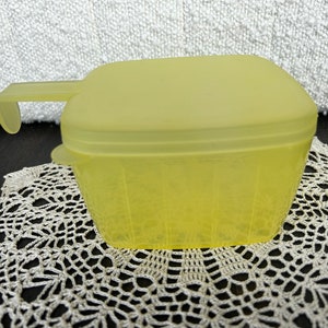 Tupperware Forget Me Not Hanging Square Sheer Yellow Fridge Container With Attached Lid 5338A