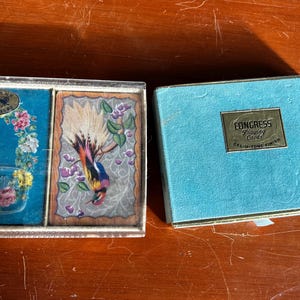 Vintage set speelkaarten met bloemen gemaakt in de VS