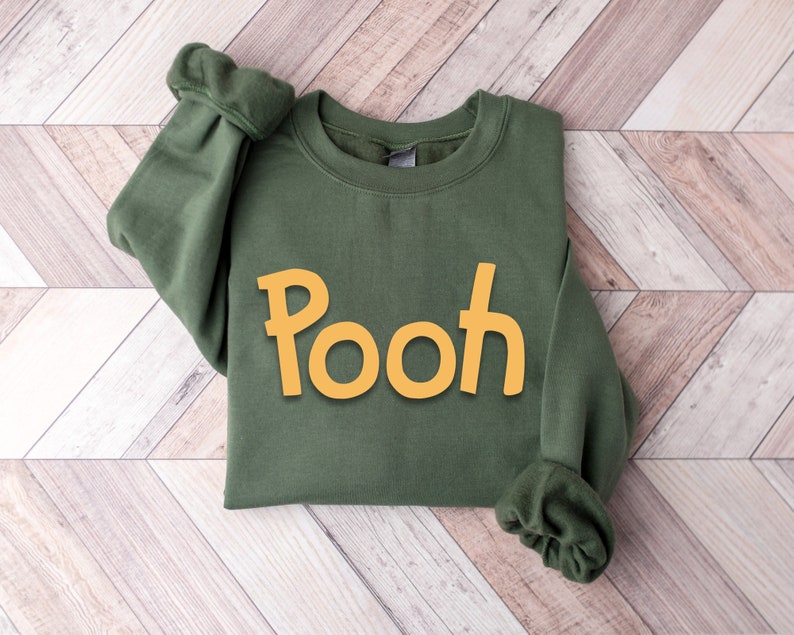 Pooh Tshirt, Winnie The Pooh Sweatshirt, Pooh Bear Sweatshirt, Disneyworld Family Matching Sweatshirt, Gift For Her bild 2