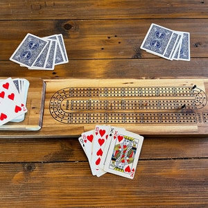 Planche de cribbage beau modèle CNC moderne. Support magnétique pour cartes. Téléchargement de fichiers numériques. Panneau pour berceau svg dxf g-code pdf.