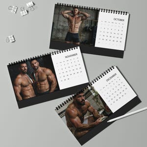 Calendario 2027 de Rugby Masculino | Calendario de escritorio deportivo gay | Arte de jugadores de rugby masculinos | Idea de regalo para hombres atléticos | Arte de escritorio masculino sensual imagen 7