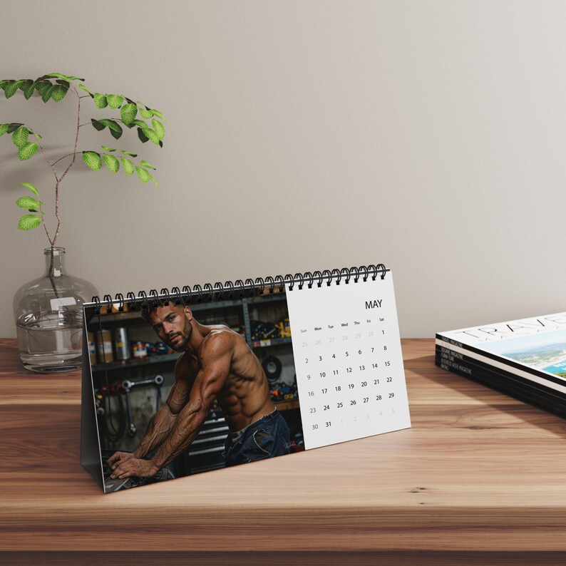 Skrivbordskalender 2027 | Garagemekanikermän | Manlig sensuell form | Stilig arbetargåva | Herrkalender | Gaykalender 2027 bild 8