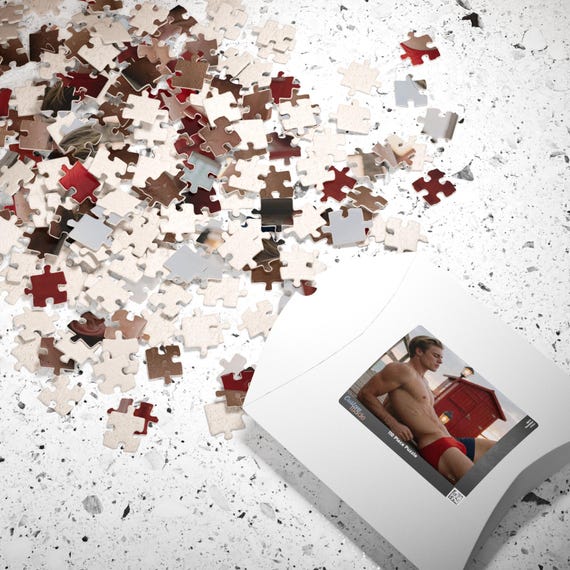 Puzzle « Belle blonde en maillot de bain rouge » — 4