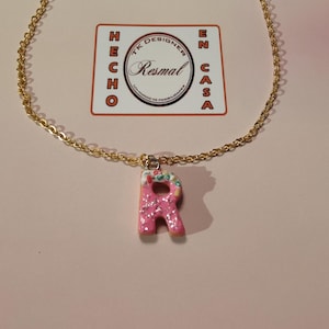 Collar de Letra R / Estilo Candy de porcelana hecho a mano。