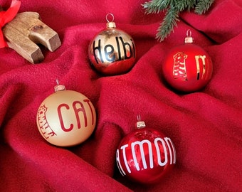 Boule de Noël individuelle en verre décorée d'une empreinte de patte et d'un nom | Décoration de Noël | Arbre de Noël | Décorations d'arbres | Animaux domestiques