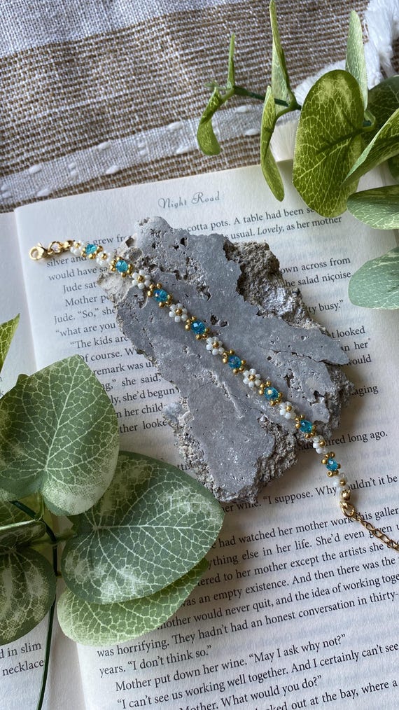 Fairy Garden Bracelet Lake Blue, Daisy Bracelet, Dainty Daisies