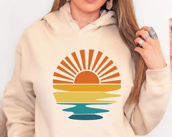 Vintage Sunset Graphic Hoodie: Beachy Sun Rays Clothing