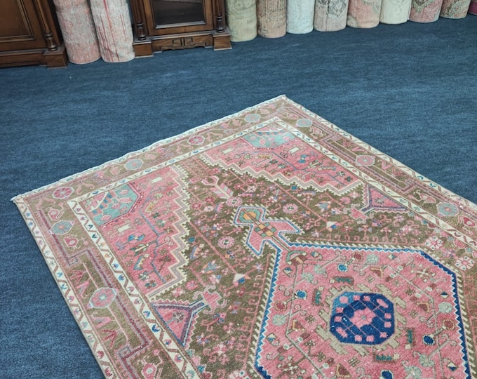 Vintage Turkish Heriz Style Wool Rug 5x8, Pink Olive Blue Medallion, Living Room Decor