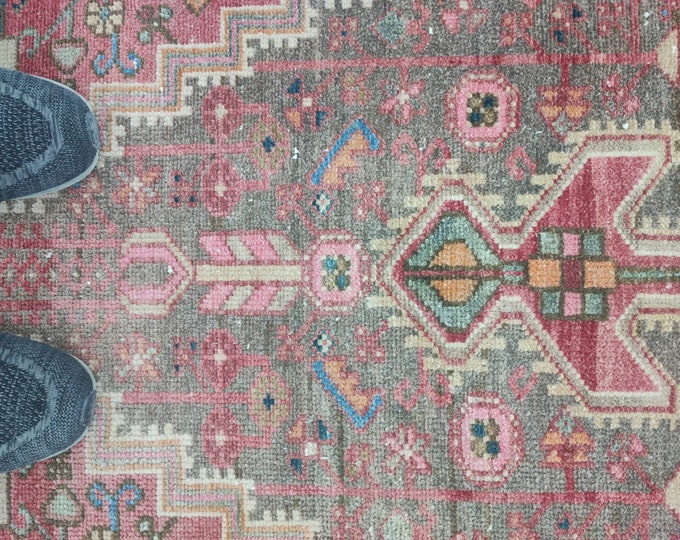 5x8 Vintage Turkish Heriz Area Rug, Faded Red Green Geometric Wool Living Room Rug