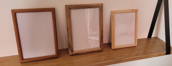 Cadre photo en bois massif. Sur-mesure disponible a la demande