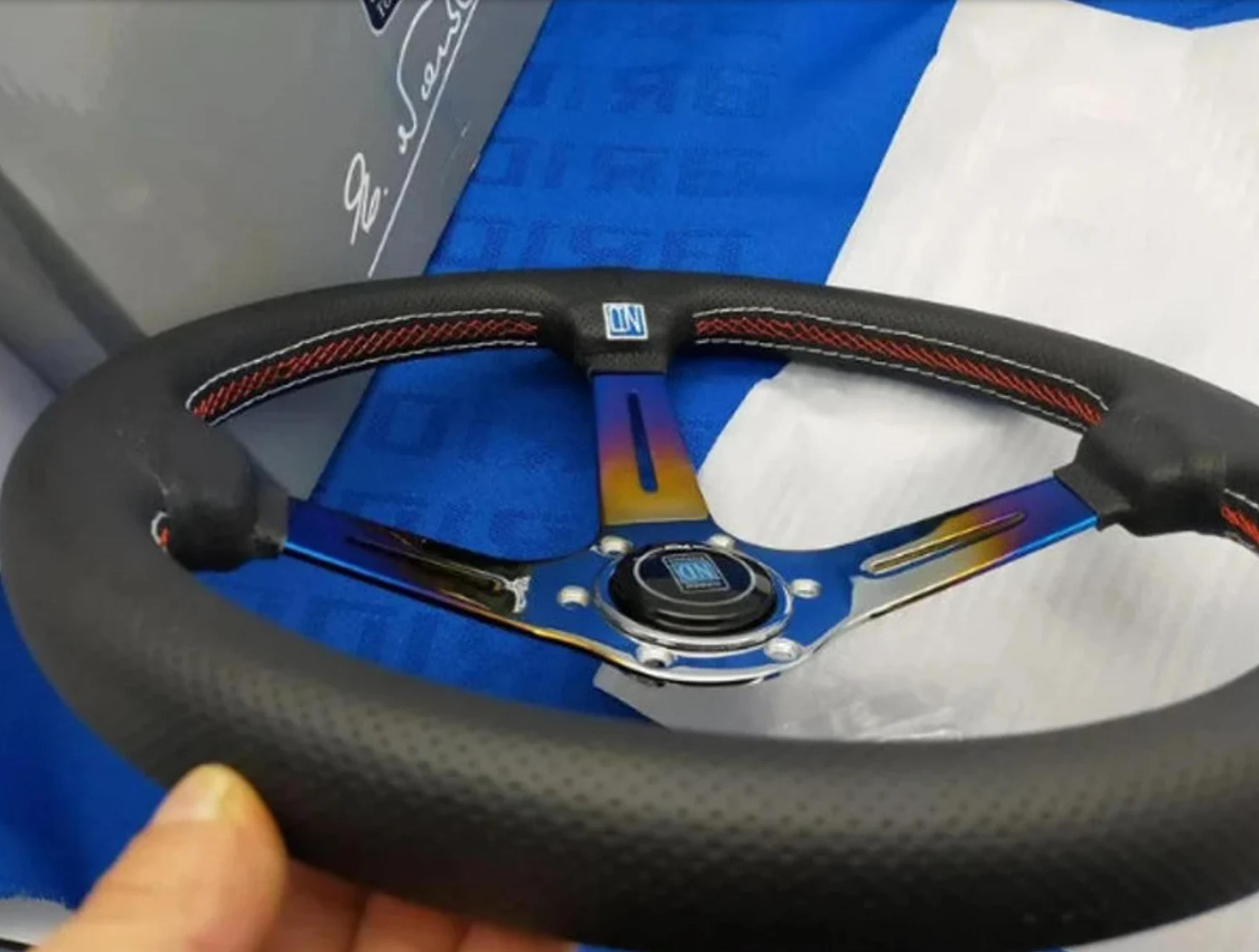 Nardi Torino レザーステアリングホイール 8917-CB ブルーチタン