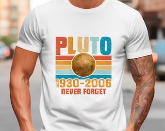 Camiseta engraçada retrô espacial, camiseta Pluto Never Forget, camiseta vintage de astronomia, presente científico para amantes do espaço e nerds