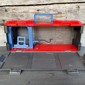 Fast and Furious Customizer garage repair shop Mattel miniature die cast car truck scale model memorabilia collectible service box case