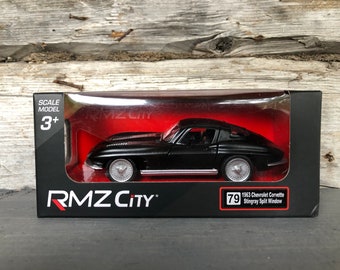 Chevrolet Corvette Stingray split window 1963 matt black RMZ Metal 1:36 scale pull back model die cast toy car collectible Licensed product