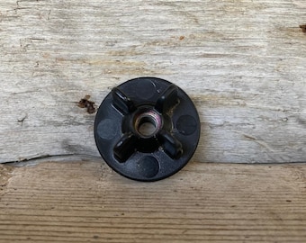 VW Volkswagen Golf Jetta MK2 MK3 Vento Passat Polo genuine rear end spare wheel mounting bracket nut 191803899