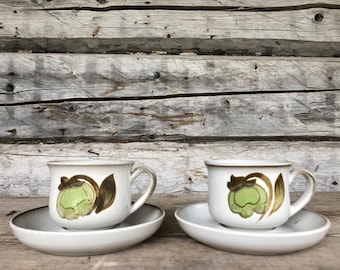 Juego de 2 tazas y bandejas de cerámica inglesas vintage DENBY con diseño floral pintado a mano.