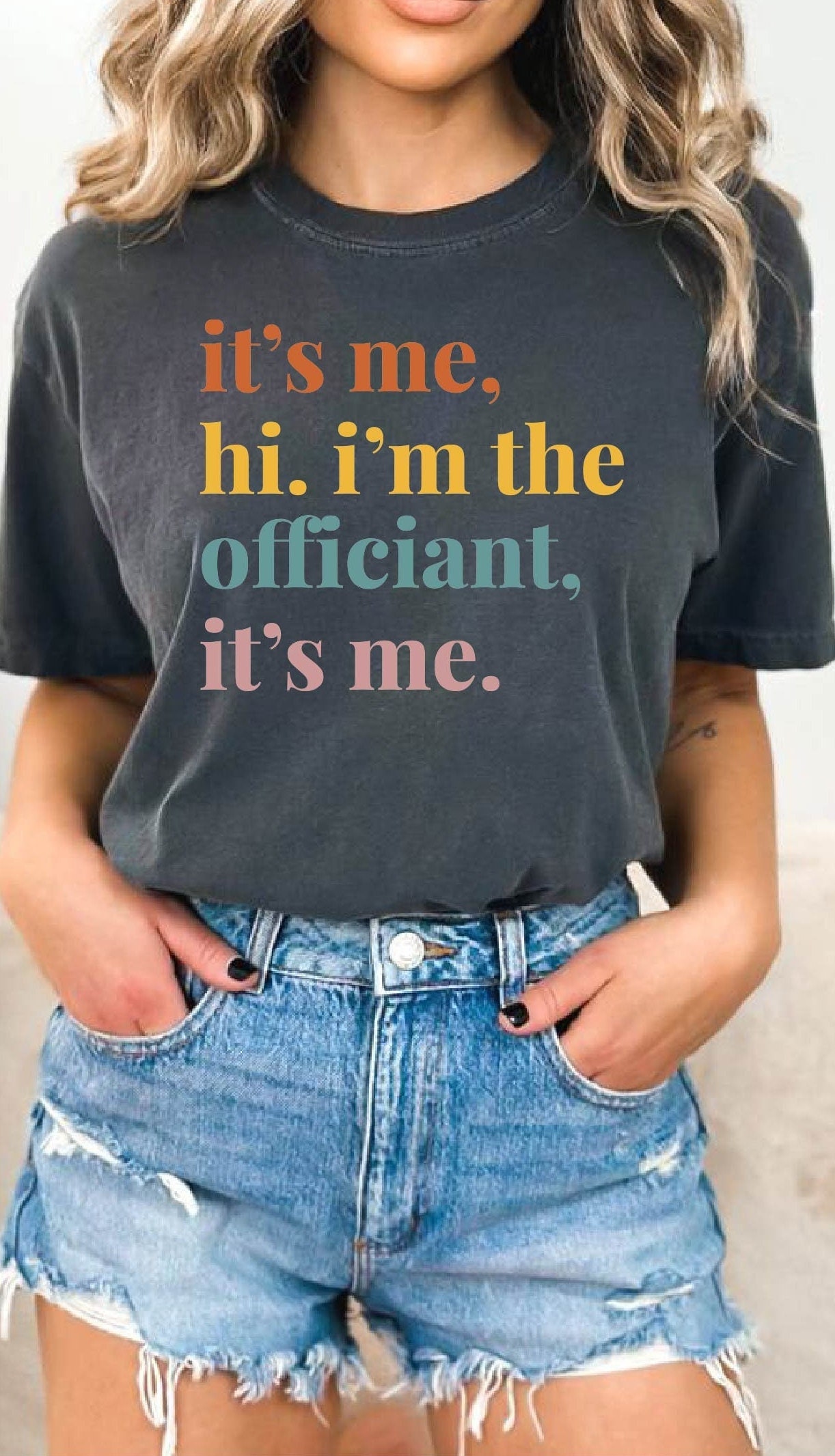 It's Me Hi I'm The Officiant It's Me Shirt, Officiant Shirt, Wedding Party Shirt, Gift for Marriage Officiant Shirt, Wedding Officiant Tee