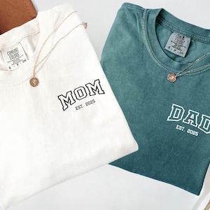 Custom Mom Dad Comfort Colors® T-shirt- Personalized Mama & Dad Pocket Shirt- Pregnancy Announcement Tee- Matching Parents Outfit Gifts