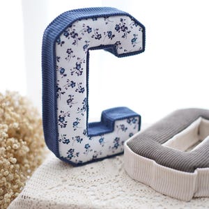 Almohada de tela personalizada con letras, arte mural para habitación infantil, letrero con nombre de bebé hecho a mano, decoración acogedora para dormitorio, regalo personalizado para bebé