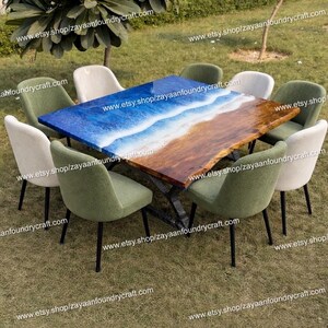 Mesa personalizada de resina epoxi con diseño de nogal de borde natural, perfecta como mesa de comedor, mesa auxiliar para el sofá o como centro de mesa.