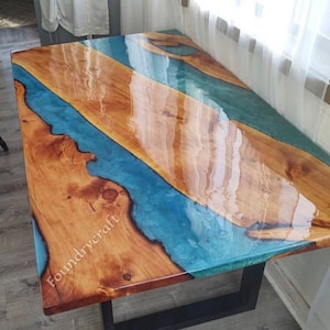 Eettafel blauwe hars: handgemaakte natuurlijke houten epoxytafel