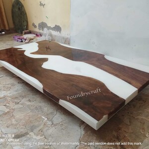 Live Edge Wooden Epoxy Table Top in Blue Pigment Color