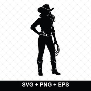Peut inclure: Une silhouette noire représentant une cow-girl portant un chapeau à larges bords, une chemise à manches longues, un pantalon avec une ceinture et des bottes à éperons. La figure a une main sur la hanche et tient un lasso. Texte : SVG + PNG + EPS.