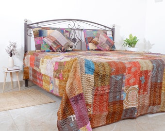 Wholesale Bohemian Silk Patchwork Kantha Quilt Handmade Vintage Quilts Boho King Size Bedding Throw Blanket Bedspread Quilts For Sale