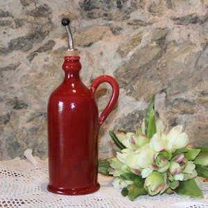 Carmine oil or vinegar pourer