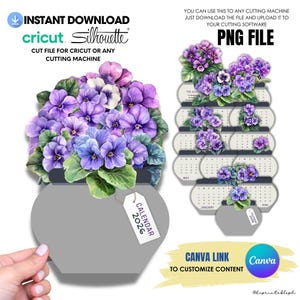 以下が含まれることがあります： グレーの鉢に紫と青のパンジーの花束が飾られた、2026年の印刷可能なカレンダーのデザイン。カレンダーは、3D効果を生み出すためにカットして組み立てられるように設計されています。デザインには、カレンダーをカスタマイズするためのCanvaのリンクが含まれています。