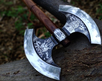 Hacha de doble filo forjada a mano, hacha arrojadiza vikinga grabada.