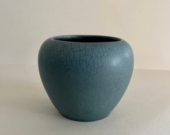 Hampshire Art Pottery Curdled Blue Vase | model 40