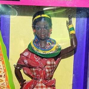 Muñeca Barbie de Kenia (1993) #11181 - Edición de coleccionista vintage, nueva en caja (NIB)