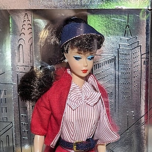 Busy gal fashion online designer barbie doll