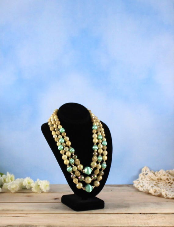 Vintage Thread Strand Off White and Green Beaded Choker/Necklace/Japan View 6