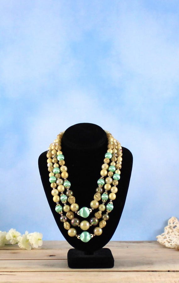 Vintage Thread Strand Off White and Green Beaded Choker/Necklace/Japan
