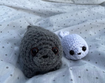 Gehäkeltes Amigurumi süßes Baby und Mama Robbenpaar