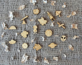 Pack of 30 space scatter decorations "Mix"
