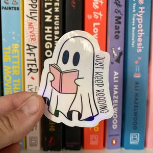 Continuez à lire Ghostie Bookish Sticker
