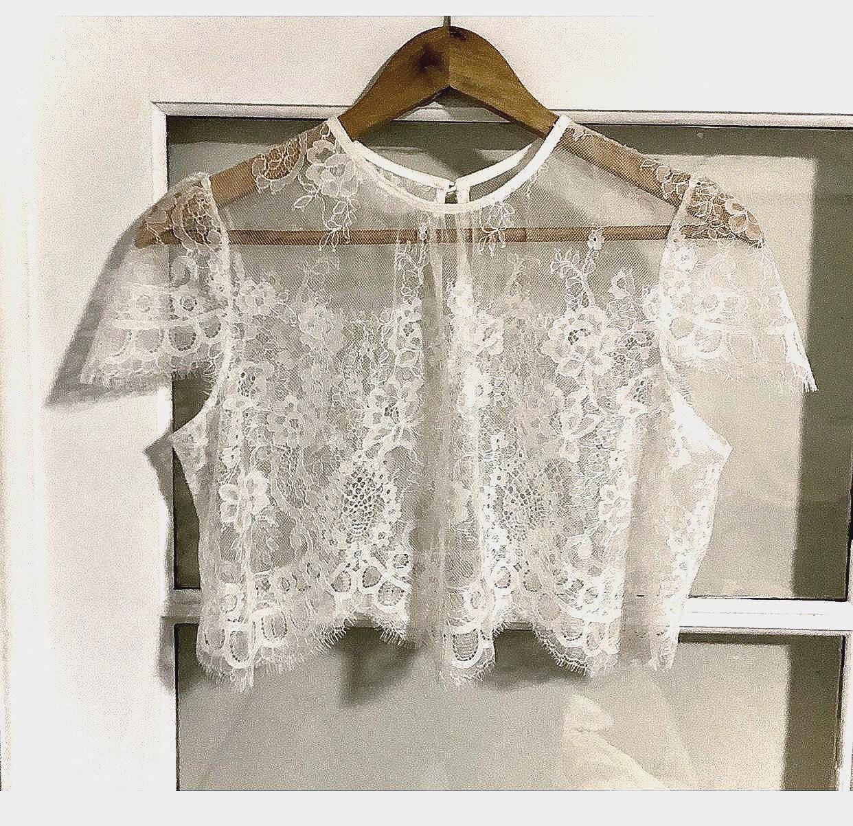 Haut H&M Brodé Blanc Dentelle Florale - Taille S (8/4/36), Guipure, Broderie Anglaise, Neuf Avec étiquettes
