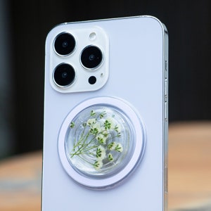 Magnetic Phone Grip, Pressed White baby&#39;s breath Phone Grip Holder, Dry Real Flower Phone Holder, Cute Phone Grip, Pretty Kindle Grip