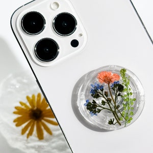 Suporte para celular prensado Forget me not, suporte para celular com folhas de flores reais, suporte para Kindle transparente feito à mão em resina Baby's Breath, presente de Natal