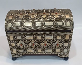 Vintage moroccan box decorated with metal and coral stones