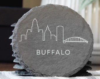 Posavasos de pizarra de una sola línea con el horizonte de Buffalo, NY - Hechos a mano