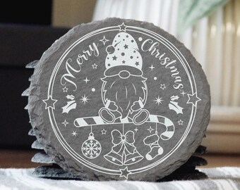 Posavasos de pizarra con gnomo navideño grabado a láser: decoración rústica para fiestas