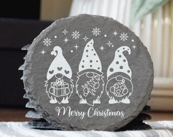 Posavasos de pizarra con gnomo navideño grabado a láser: decoración rústica para fiestas