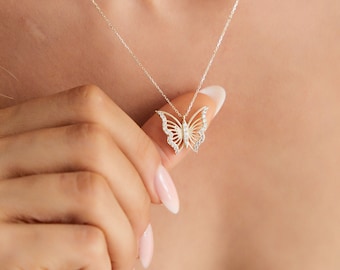 Minimalist Gold Necklace with Butterfly Pattern