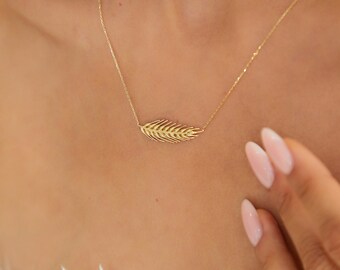 14K Gold Color Necklace with Spike Pattern - Elegant and Minimalist Necklace - Suitable for Daily Use